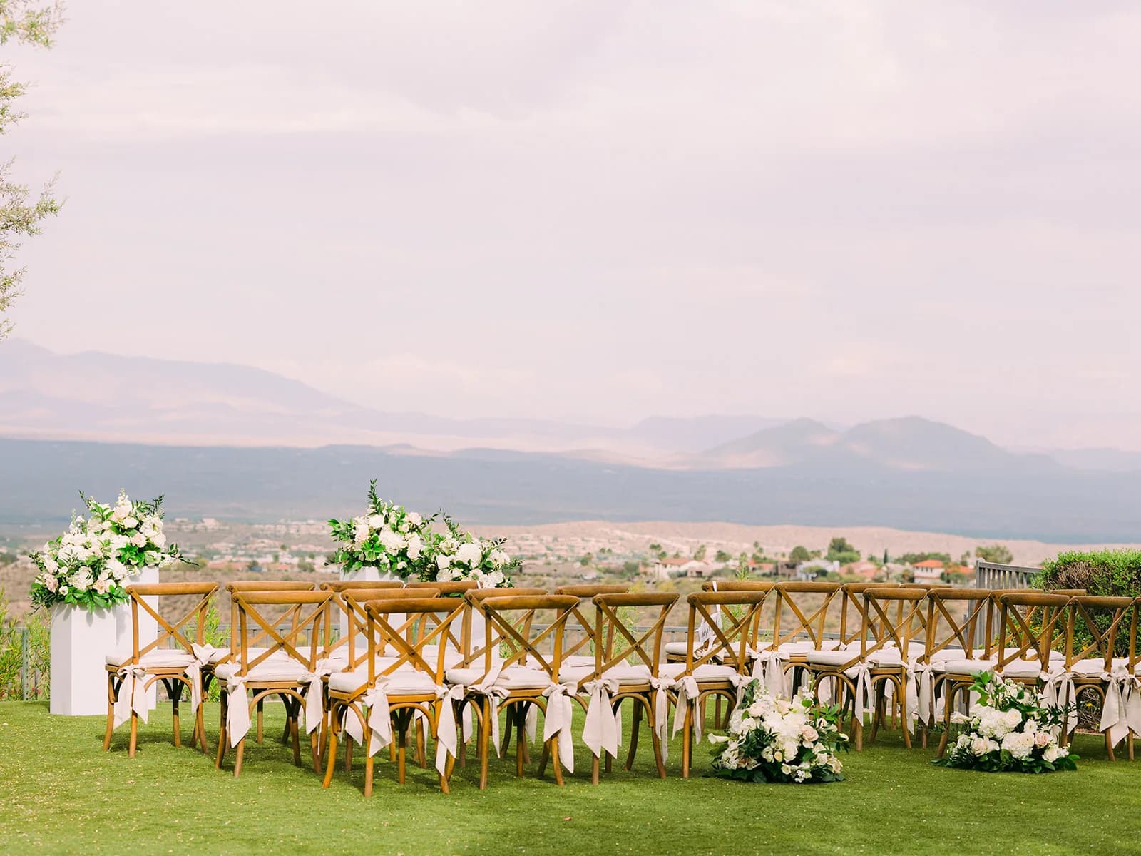 Adero Scottsdale Resort wedding ceremony overlooking the McDowell Mountains